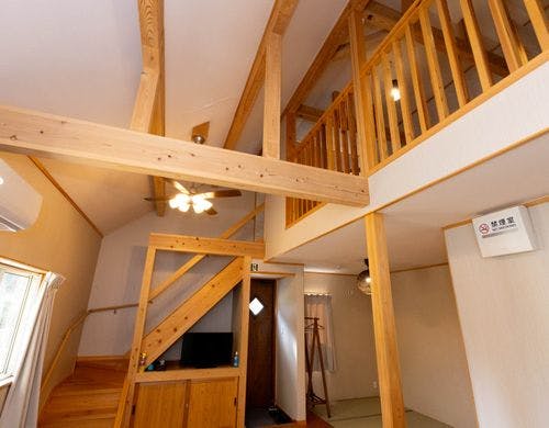 コテージ　２Fへ続く階段