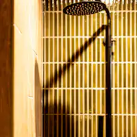 ฝักบัวเหนือศีรษะ