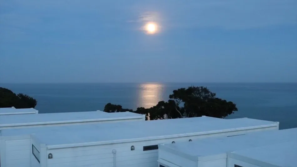 Glory Island Okinawa Yabusachi Resort
