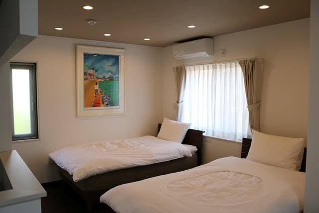 เป็นห้องพักแบบตะวันตก A ในอาคารแยก