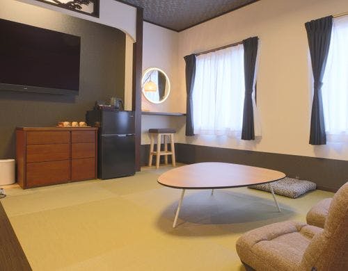 【部屋201】-リビング・ベッドスペース-*