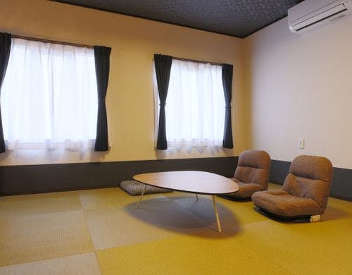 【部屋201】-リビング・ベッドスペース-*