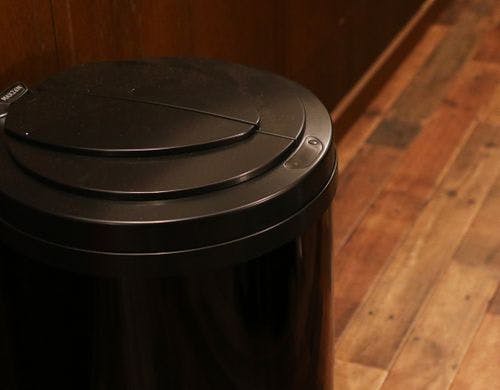 【ワンちゃん用おむつ入れ】