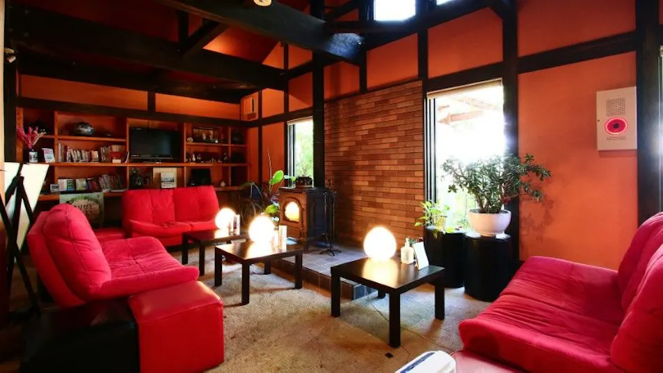 Whispering Wind Retreat Accommodation - Yamaakari