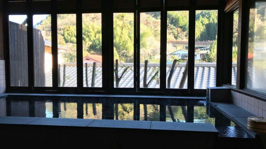 Whispering Wind Retreat Accommodation - Yamaakari