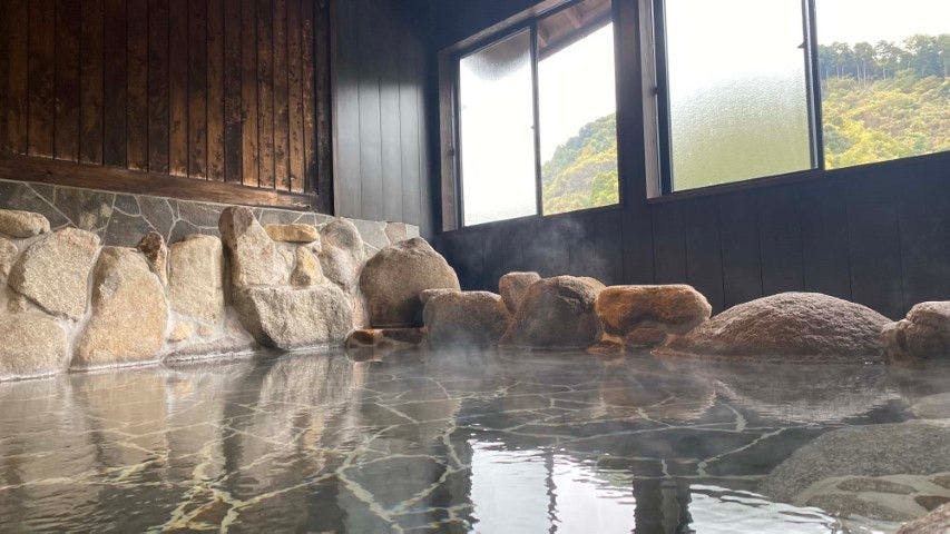 Whispering Wind Retreat Accommodation - Yamaakari