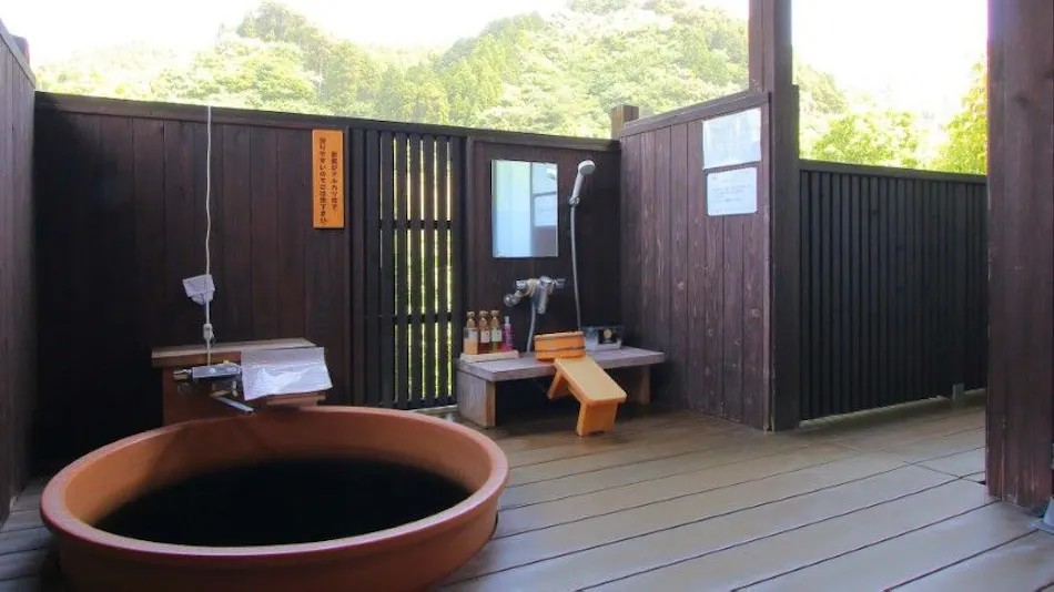 Whispering Wind Retreat Accommodation - Yamaakari