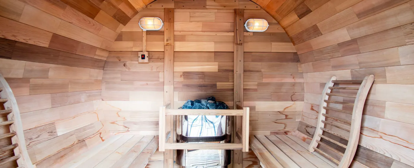 Tampilan interior sauna barel