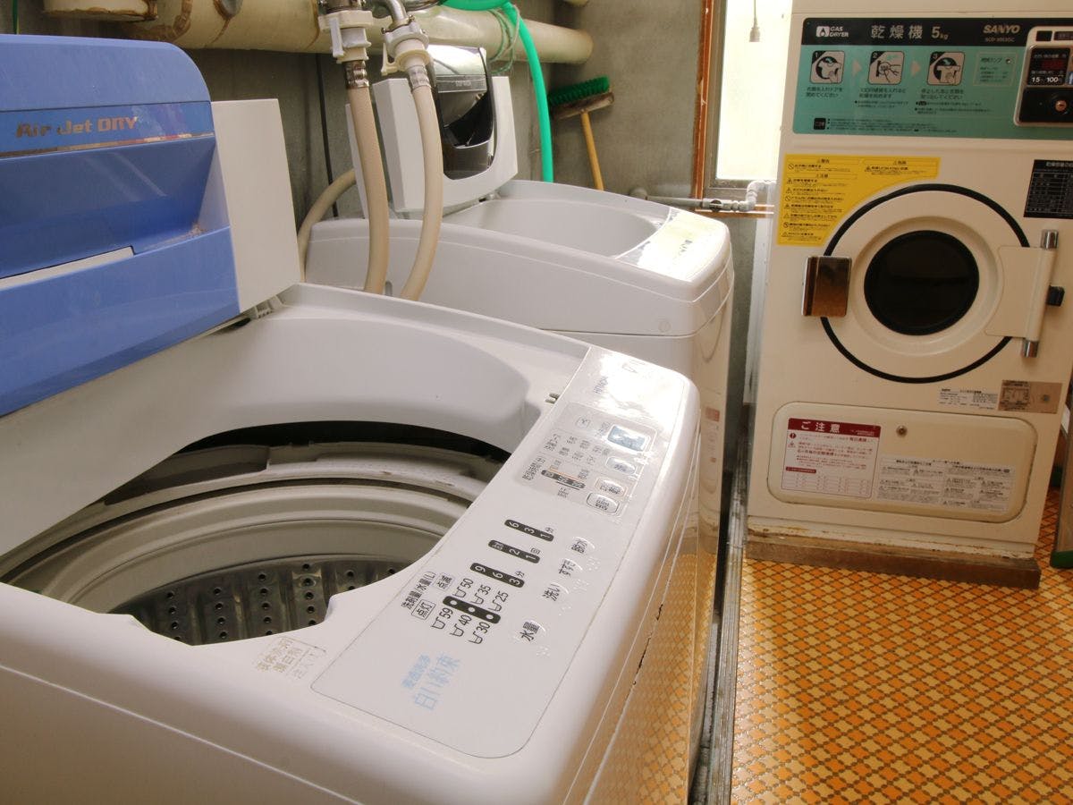 ■【ภายในอาคาร】มีเครื่องซักผ้าและเครื่องอบผ้าครบครัน