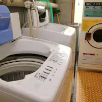 ■【ภายในอาคาร】มีเครื่องซักผ้าและเครื่องอบผ้าครบครัน