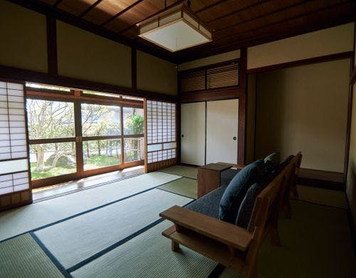 伝統的な日本の美しさを感じる空間です。