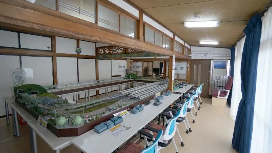 Railway Guesthouse Tetsu-no-Ya