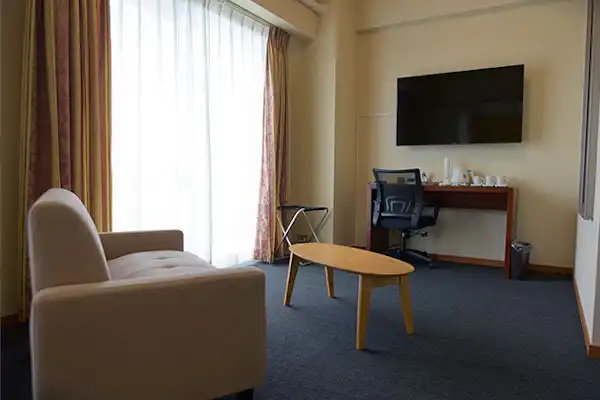 Area sofa di kamar triple