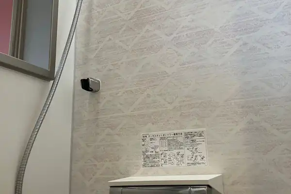 Kamar Twin dengan Kamar Mandi Shower