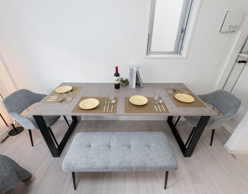 最大4名で使えるダイニングスペース