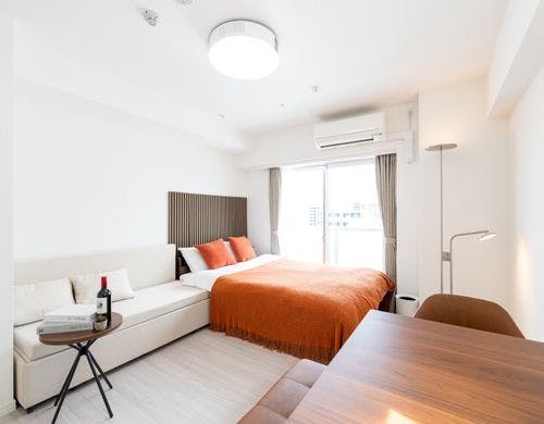 エアコン完備・明るい室内で仕事も休息も