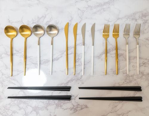 上品カトラリーで、ちょっと贅沢な食卓を