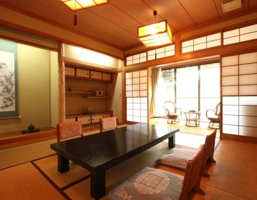 日本の美と心を感じる、凛とした和の空間。