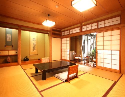 格調高い設えに、和の心が息づく寛ぎの空間