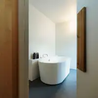 Kamar Mandi Hotel Kecil