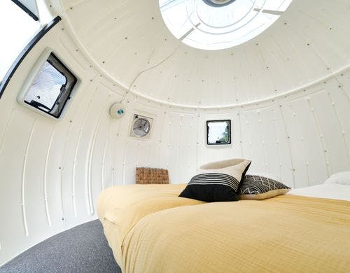 グランドテントサイト01。ドーム内ベッド