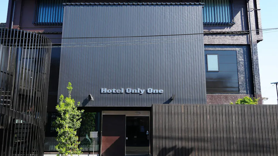 HOTEL ONLY ONE