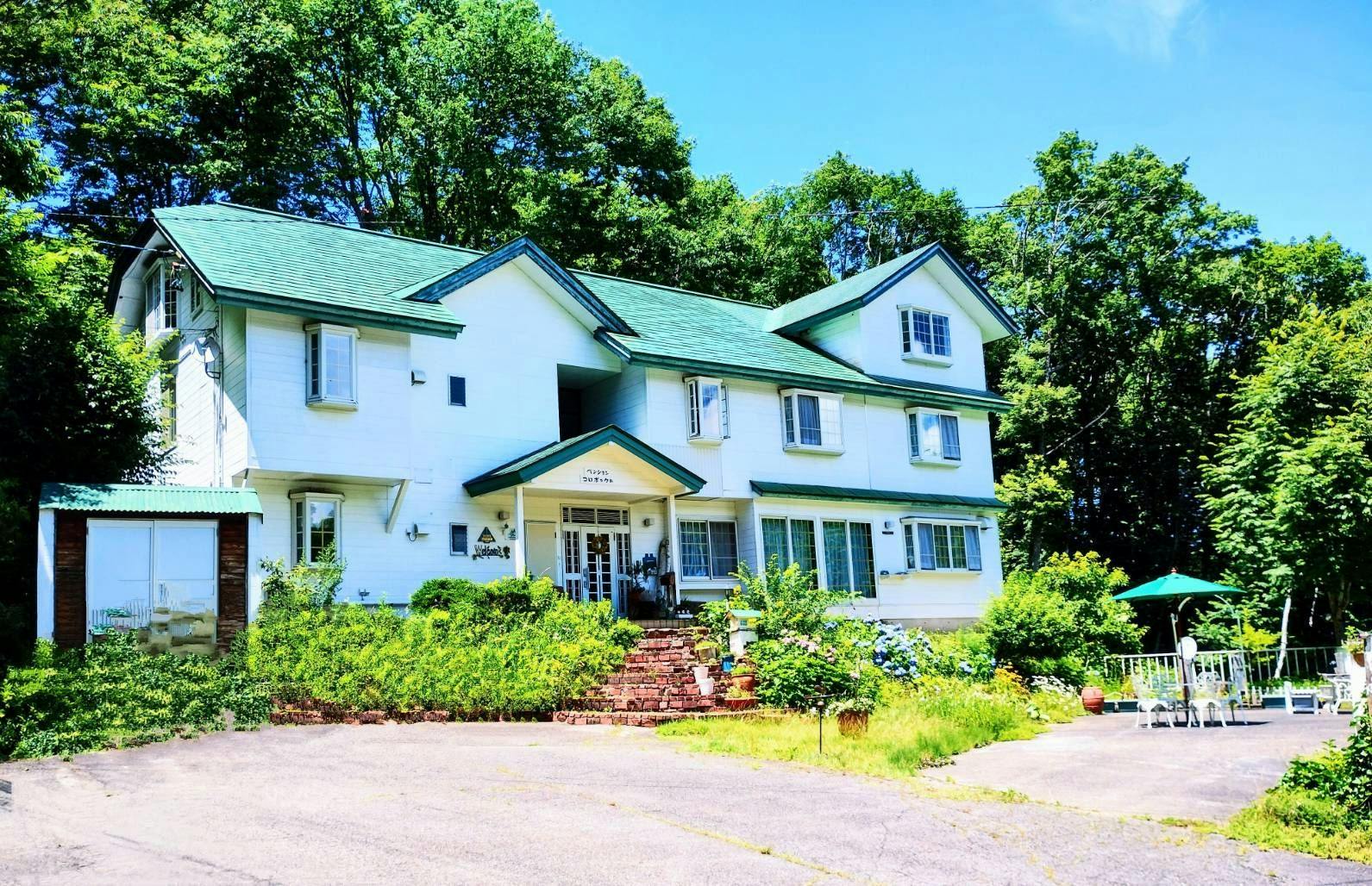 静かな森の宿 ペンションコロボックル 施設全景