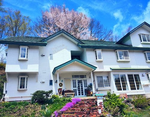 施設【外観・春】