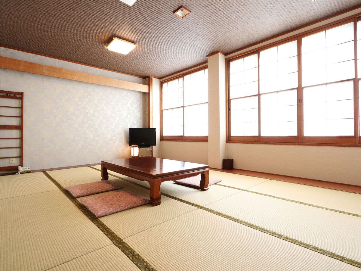 Live Fish Accommodation Asashio