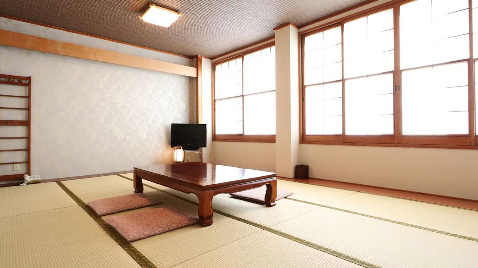 Live Fish Accommodation Asashio