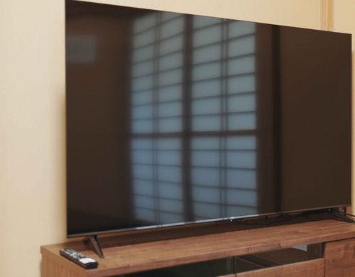 和室で楽しむ大画面テレビ