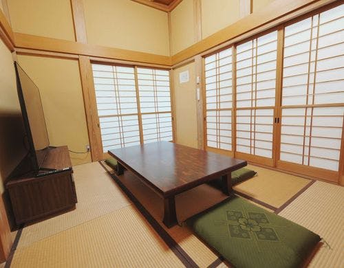 語らいと温もりを楽しむ和の空間