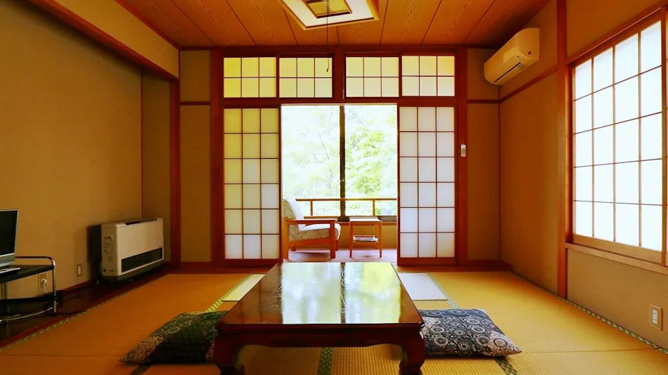 Junikkan Shinkan