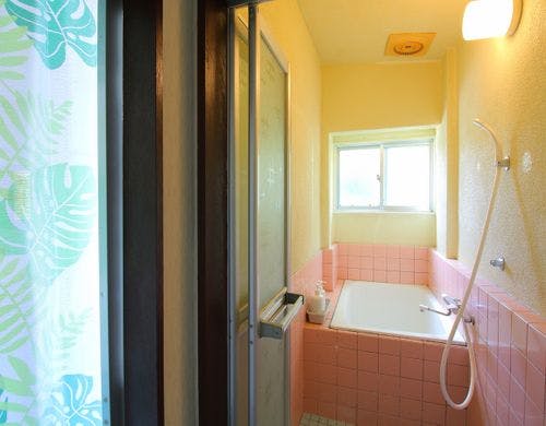 【Aina】＜3名部屋＞バス・トイレ・洗面付