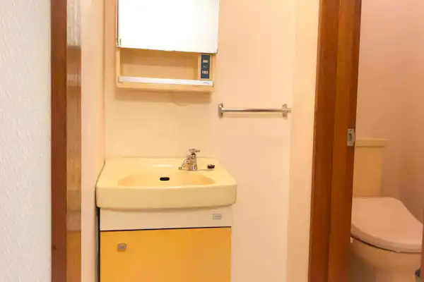 ห้องล้างหน้าชั้น 2