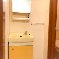 ห้องล้างหน้าชั้น 2