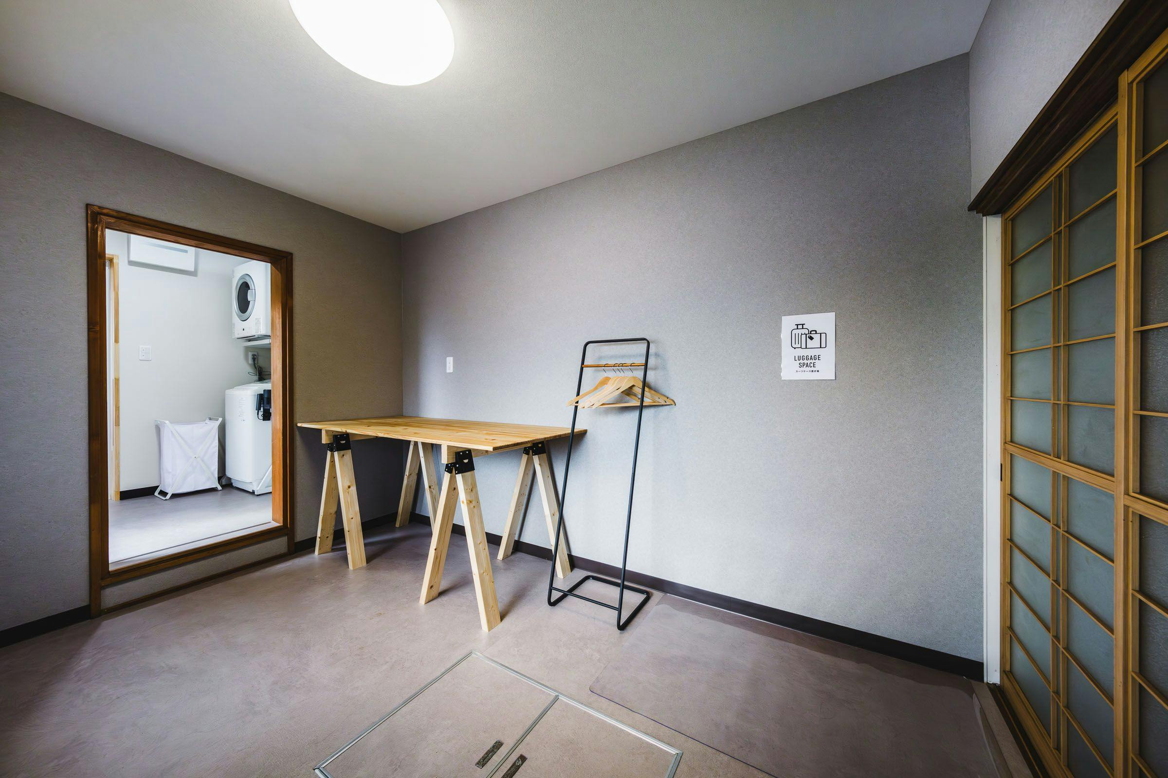 ห้องเก็บของที่สามารถเข้าถึงได้จากพื้นที่ดิน