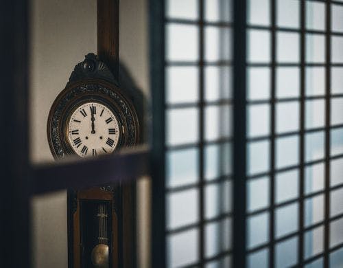 この家の歴史を刻んできた古時計