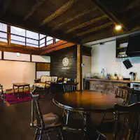 ห้องครัวและพื้นที่รับประทานอาหารได้รับการปรับปรุงใหม่ทั้งหมด