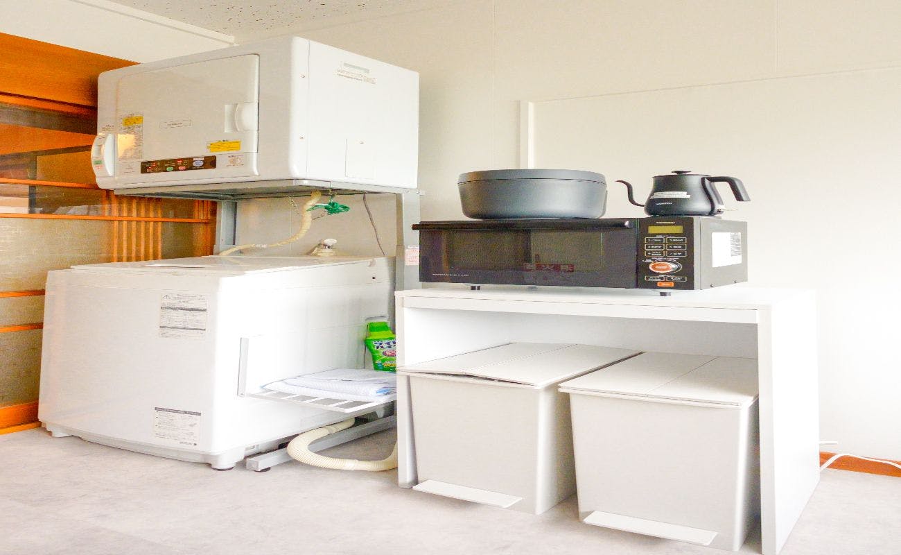 มีเครื่องซักผ้าและเครื่องอบผ้าครบครัน