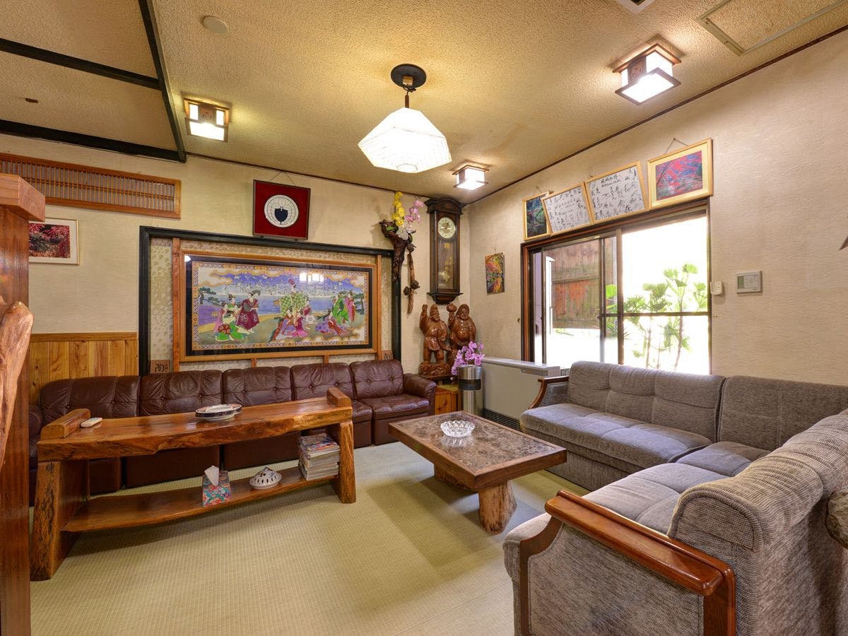 *Kemudahan di Dalam Bangunan (Kaunter Depan)