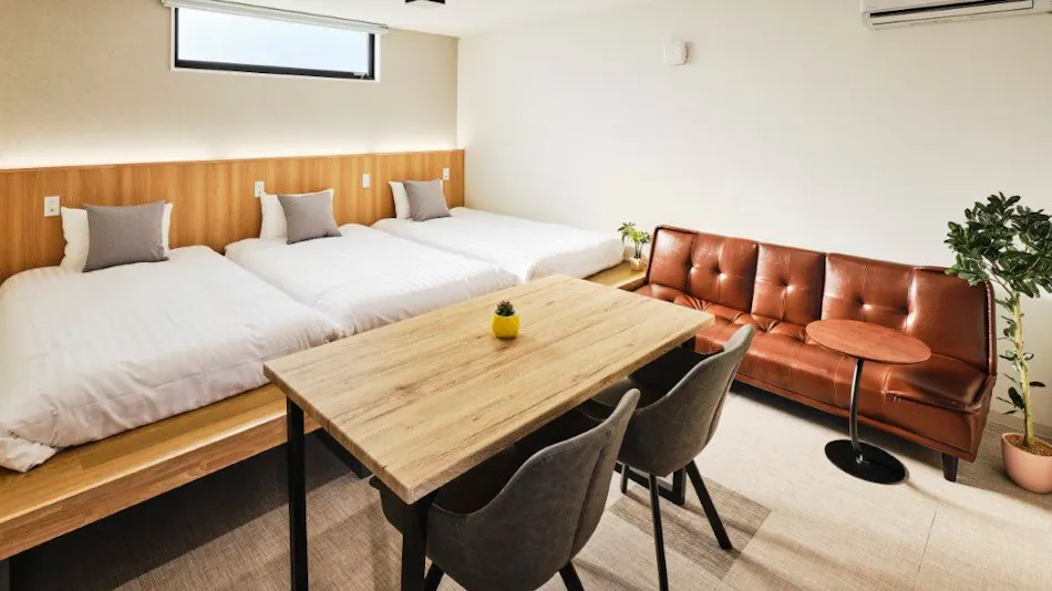 Blue quad hotel Suwa