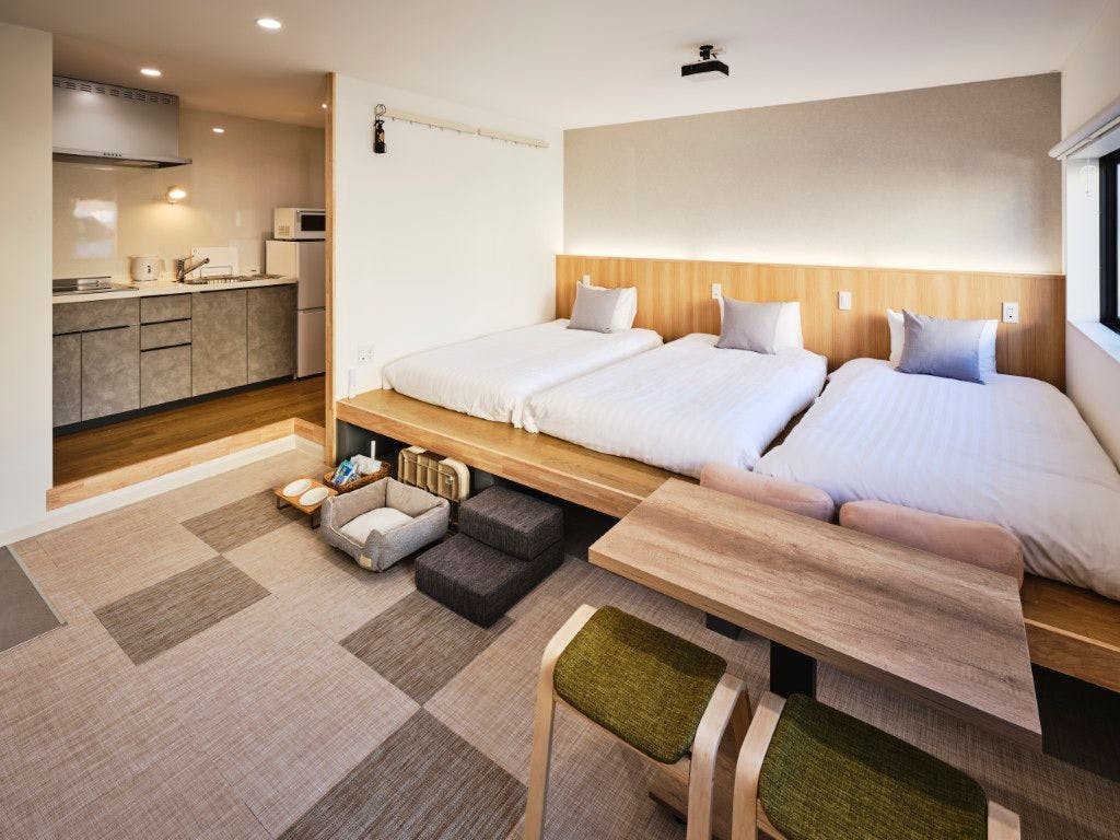 Blue quad hotel Suwa