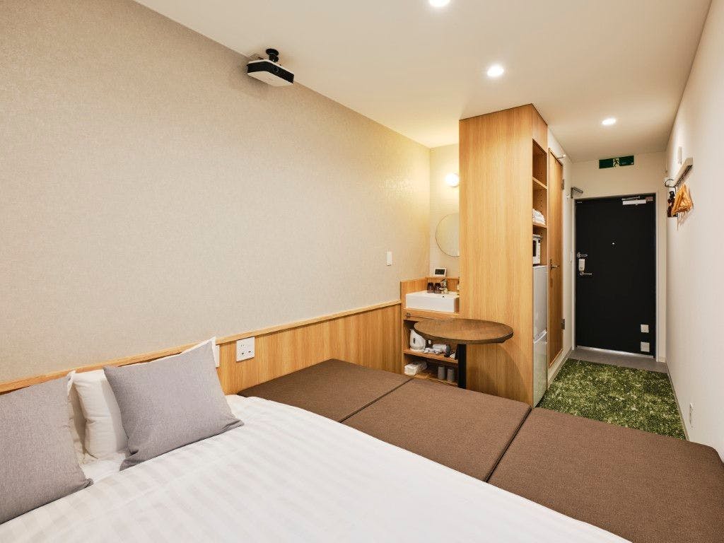Blue quad hotel Suwa