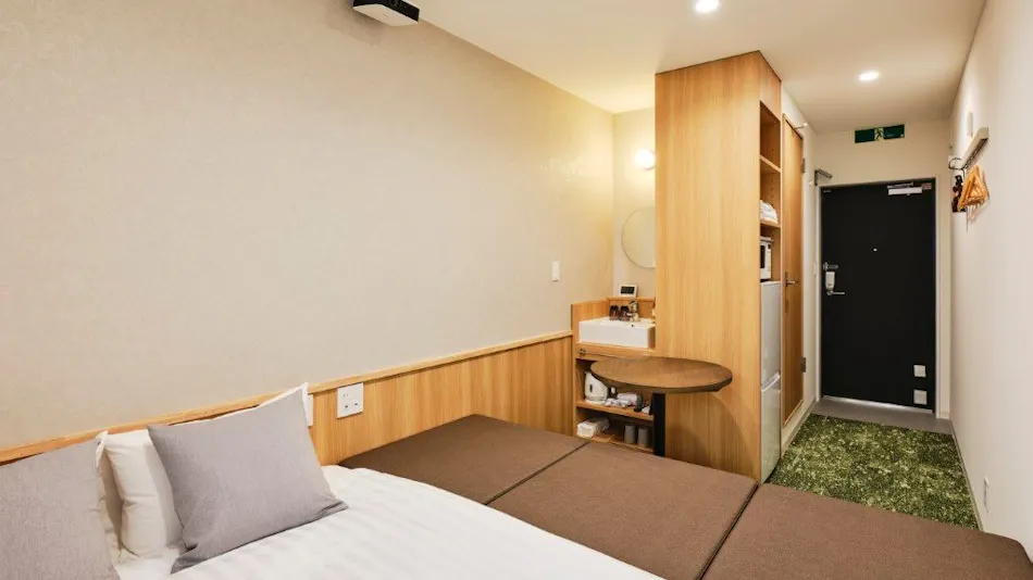Blue quad hotel Suwa