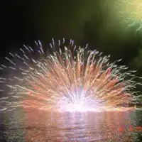 ดอกไม้ไฟทะเลสาบสุวะ