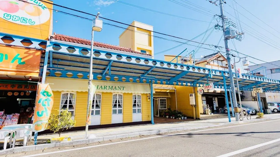 Hotel Charmant
