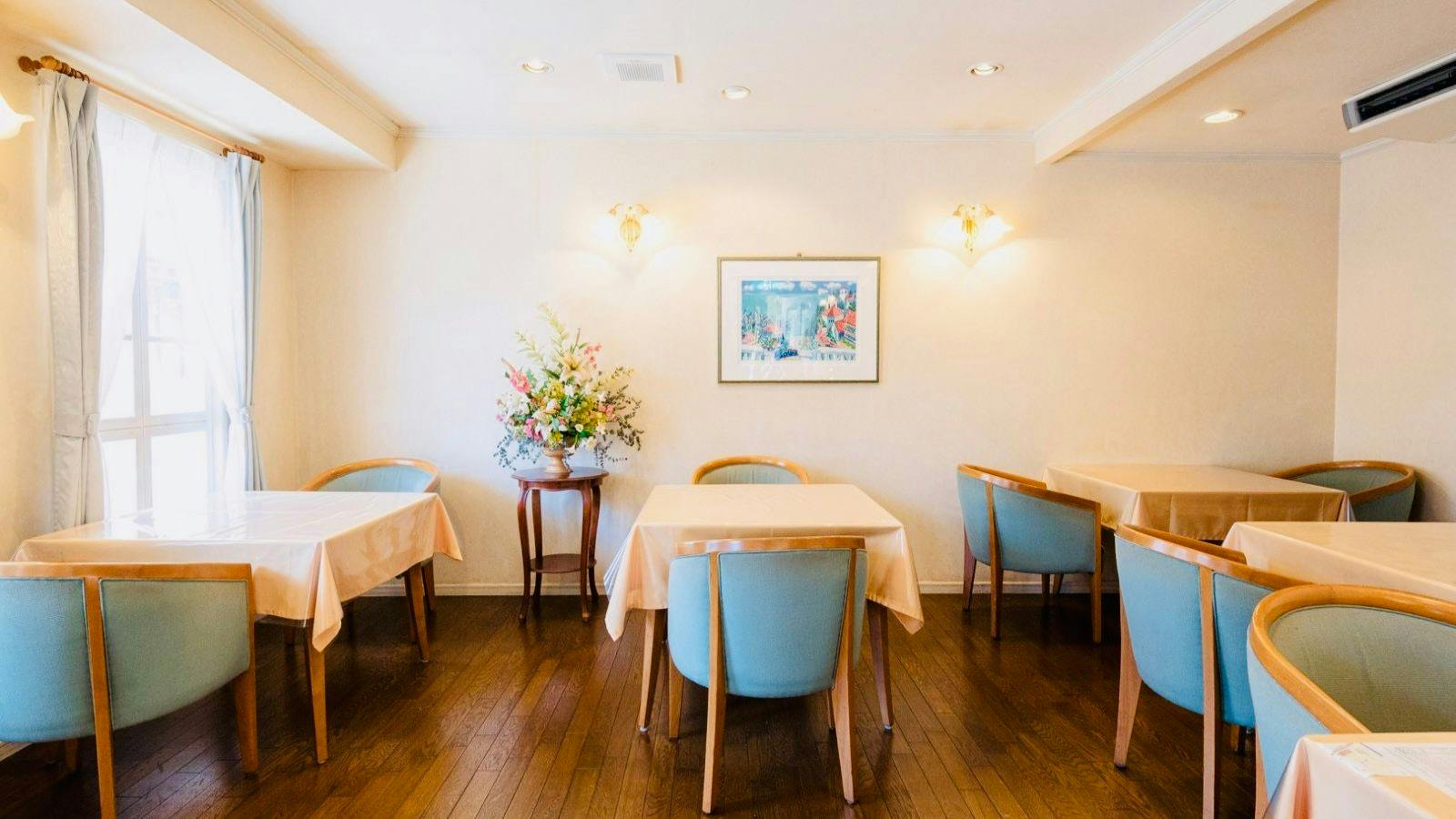 Hotel Charmant