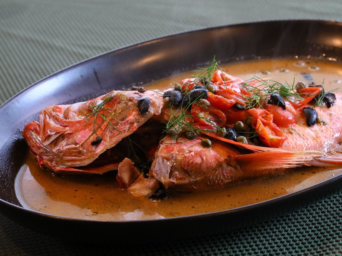 Contoh hidangan makan malam: Bouillabaisse ikan kinmedai*