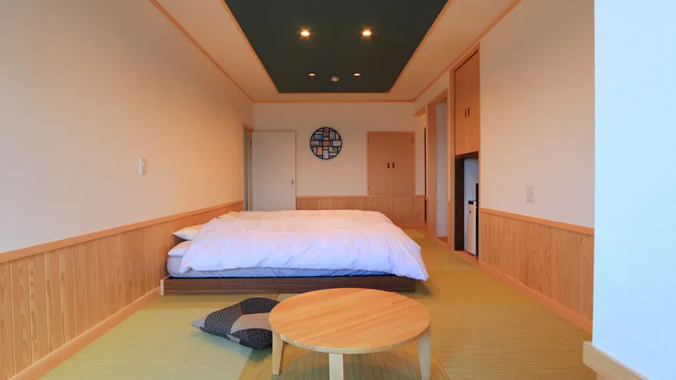 Accommodation with a View of Fishing Fires - Hinode-so